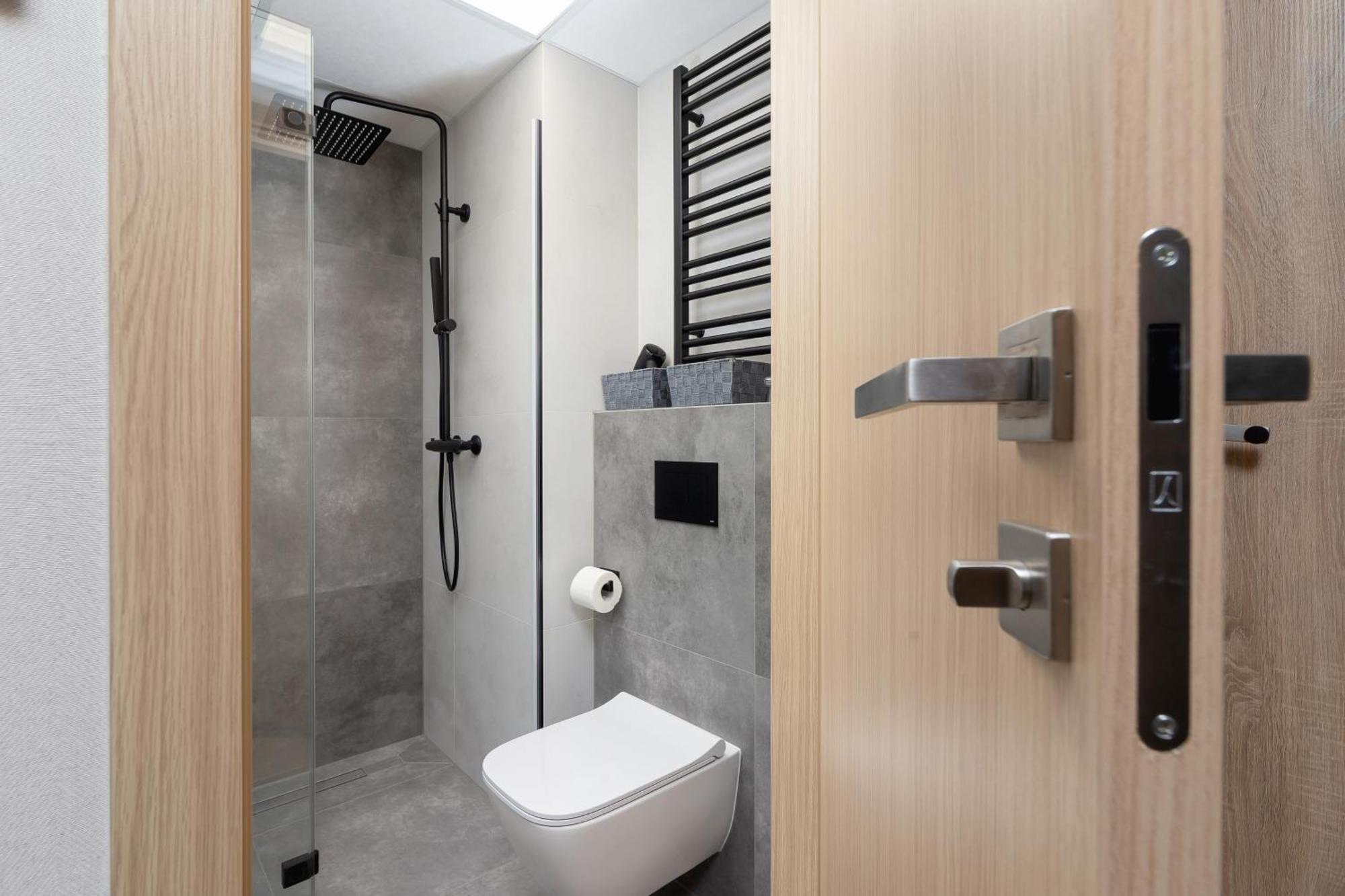 Modern Studios With Air Conditioning In Downtown Krakow By Noclegi Renters Exteriör bild